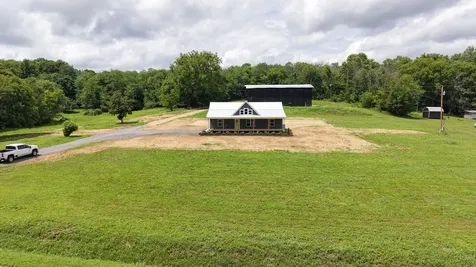 1790 Hawkins Branch Road Bethpage TN 37022