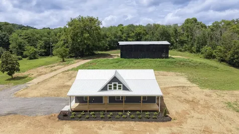 1790 Hawkins Branch Road Bethpage TN 37022