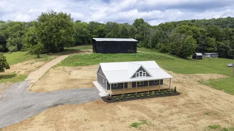 1790 Hawkins Branch Road Bethpage TN 37022