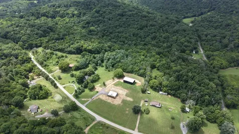 1790 Hawkins Branch Road Bethpage TN 37022