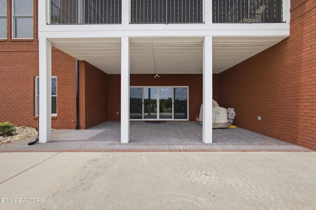 225 W Shore Drive Rockwood TN 37854
