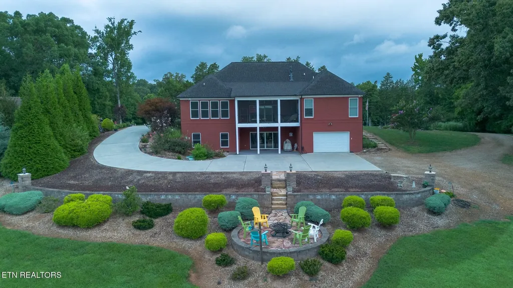 225 W Shore Drive Rockwood TN 37854