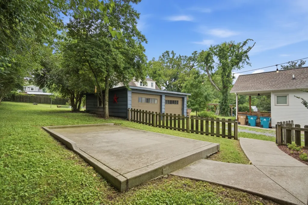1212 Stratford Avenue Nashville TN 37216