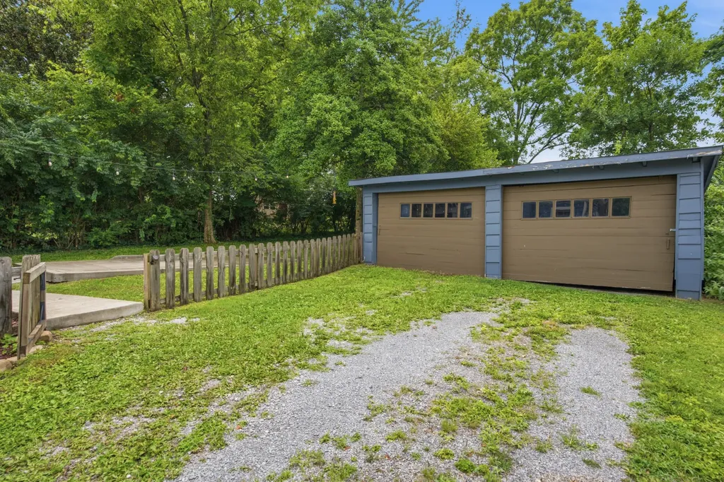 1212 Stratford Avenue Nashville TN 37216