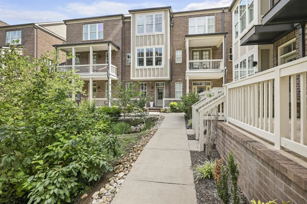 207 Porter Village Circle Nashville TN 37206