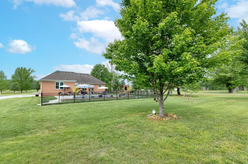 3030 Highway 25w Cottontown TN 37048