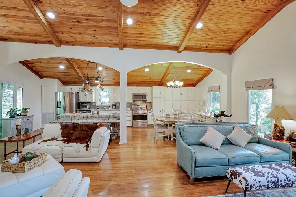 105 Nathan Forest Court Hendersonville TN 37075