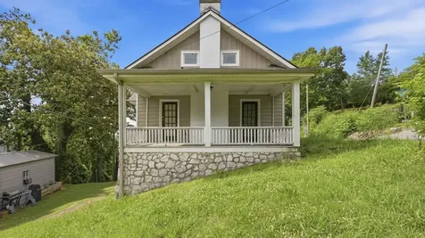 2 S Crest Road Chattanooga TN 37404