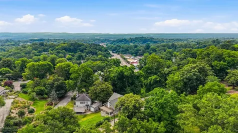 2 S Crest Road Chattanooga TN 37404