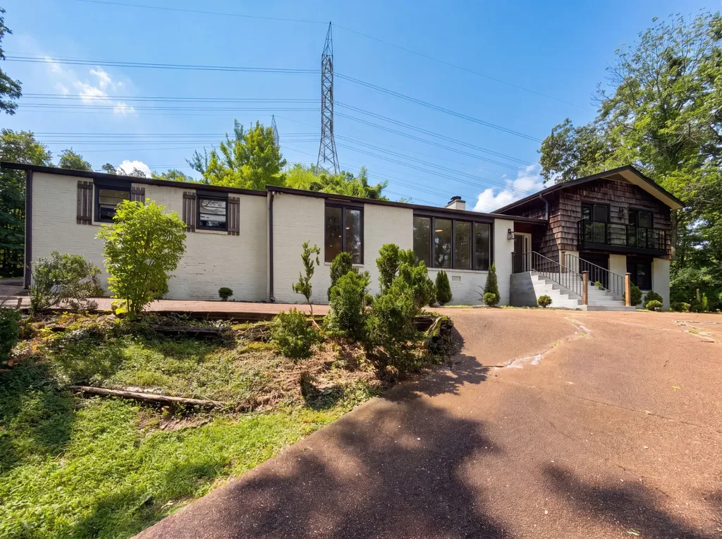 6112 Pinehurst Drive Nashville TN 37215