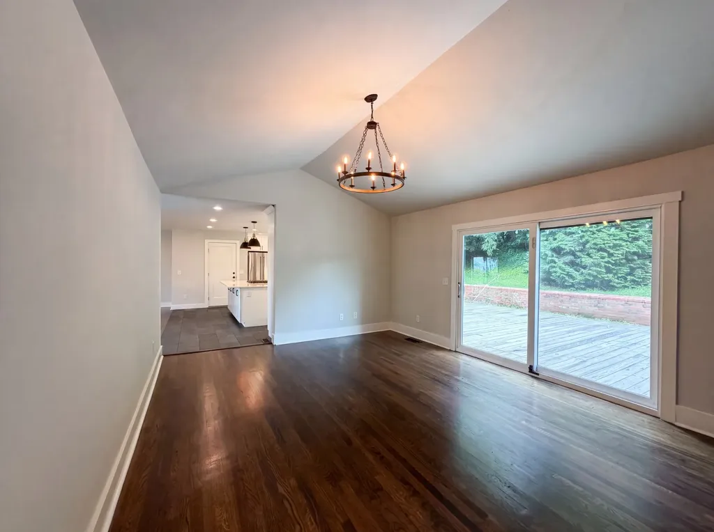 6112 Pinehurst Drive Nashville TN 37215