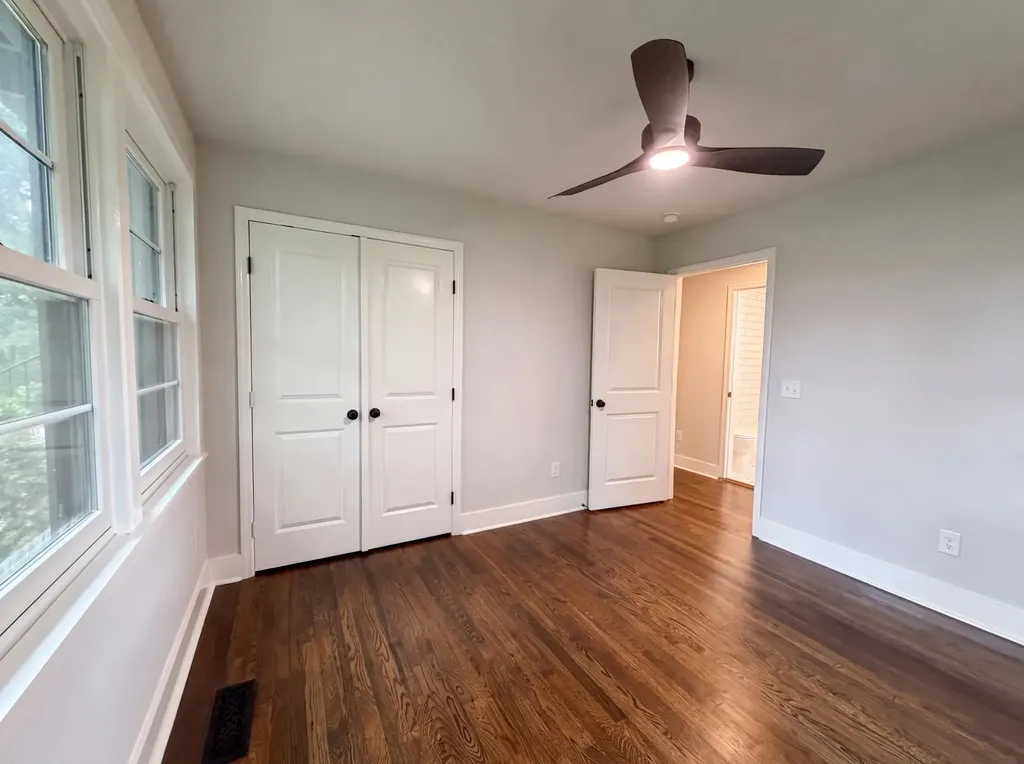 6112 Pinehurst Drive Nashville TN 37215