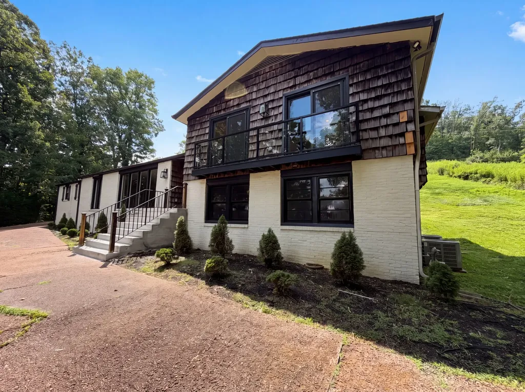 6112 Pinehurst Drive Nashville TN 37215
