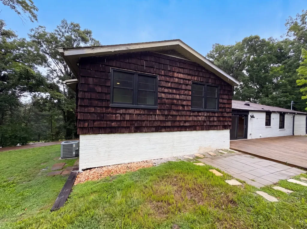6112 Pinehurst Drive Nashville TN 37215