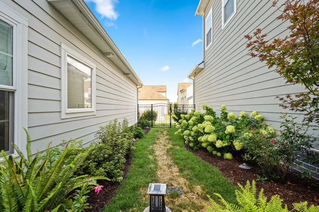 5711 Heirloom Drive Murfreesboro TN 37129