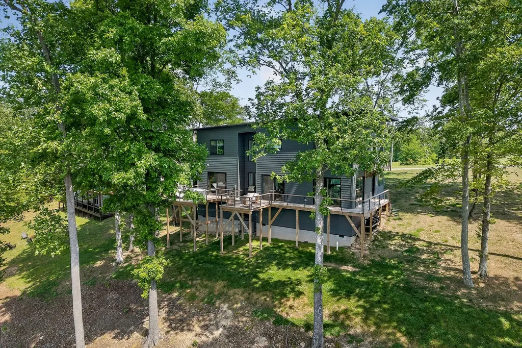 1171 Hutchins Bend Road, W Sparta TN 38583