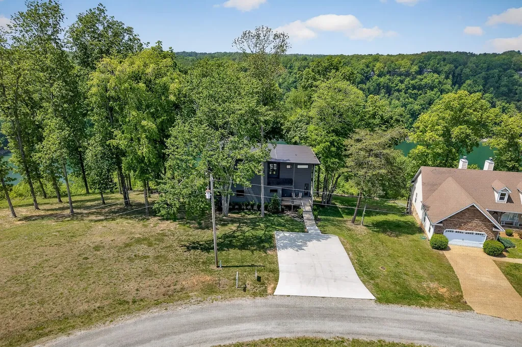 1171 Hutchins Bend Road, W Sparta TN 38583