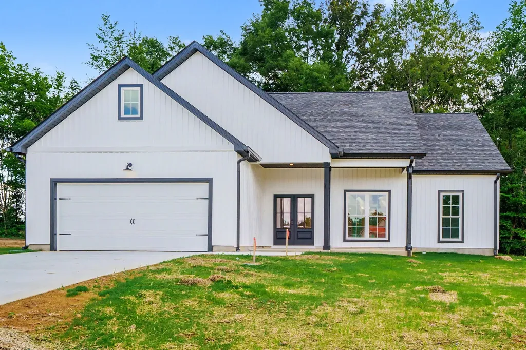 164 North Side Landing Smithville TN 37166