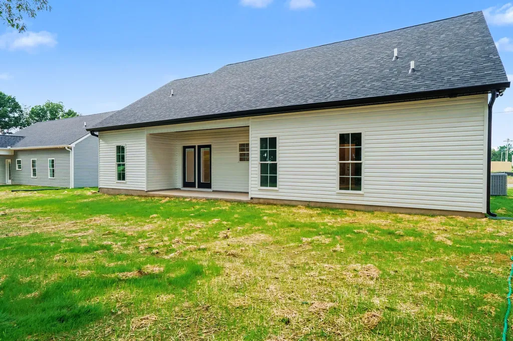 164 North Side Landing Smithville TN 37166