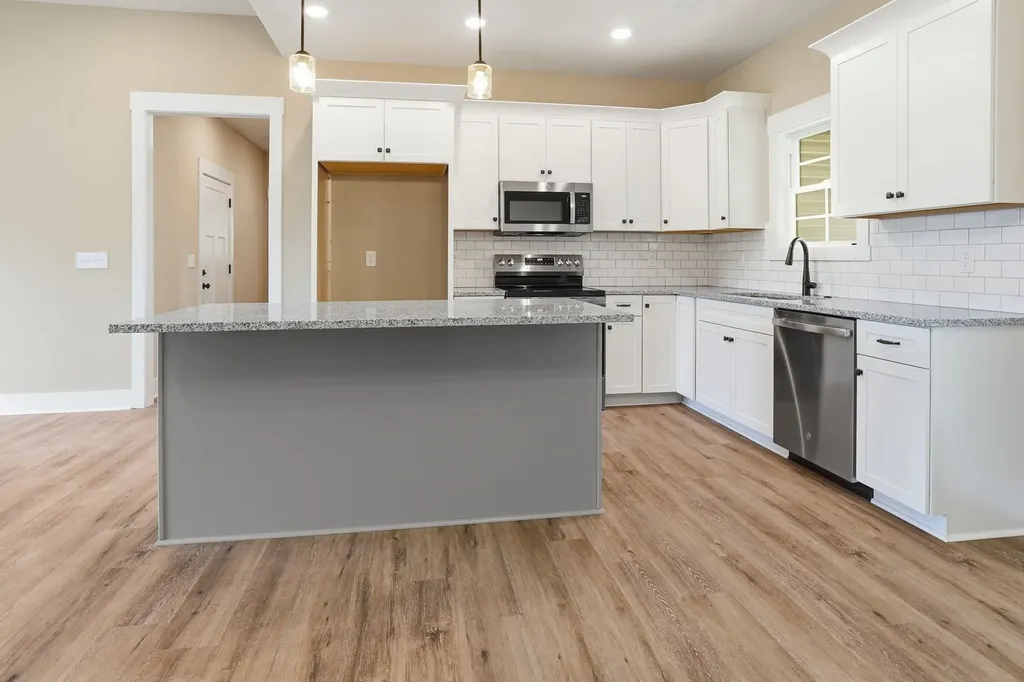 164 North Side Landing Smithville TN 37166