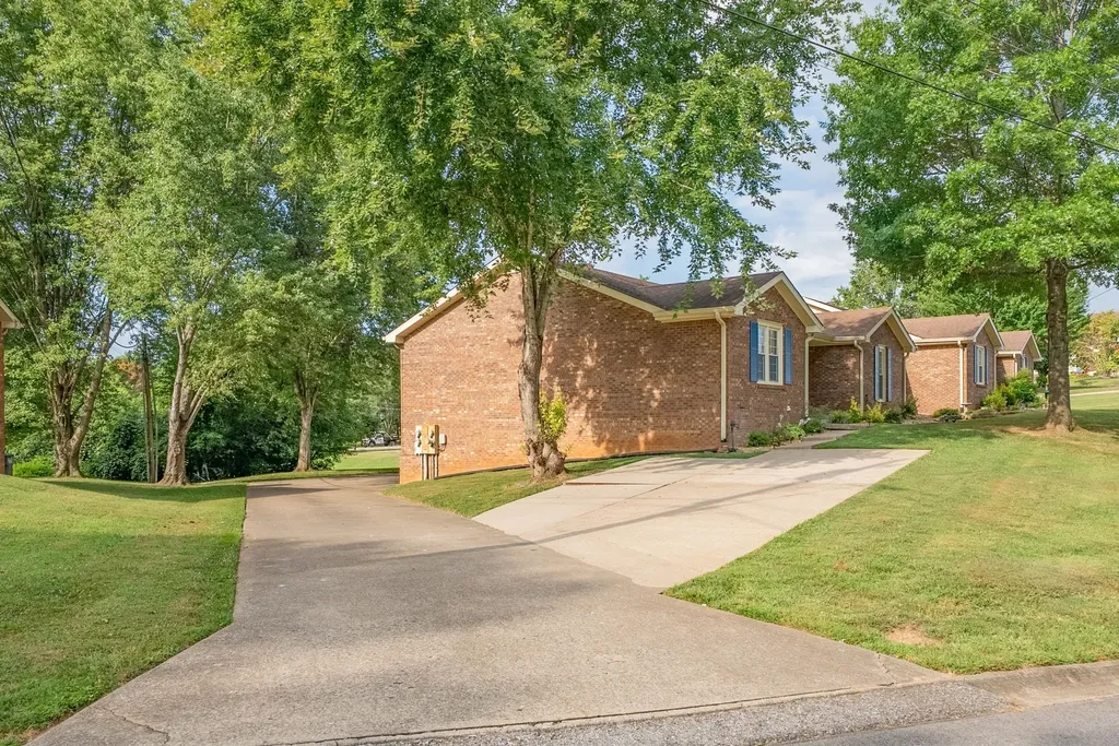 3066 Woody Lane Clarksville TN 37043