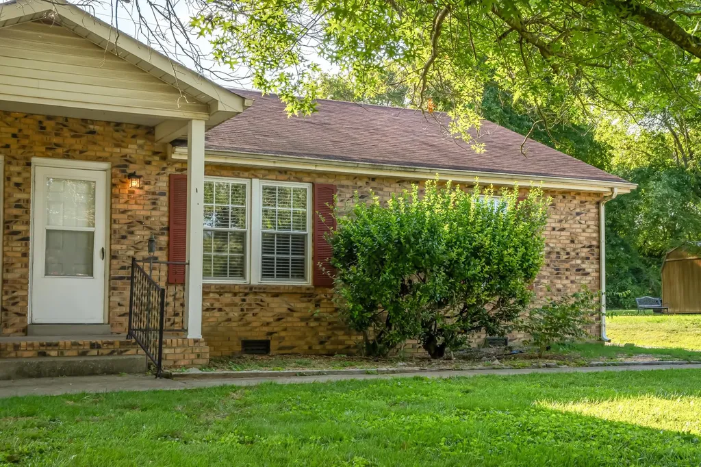 1184 Meadowview Drive Gallatin TN 37066