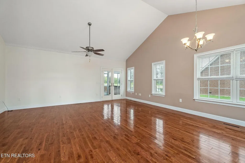 160 Genesis Avenue Crossville TN 38571