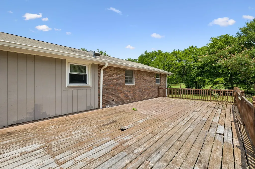 1041 Forest Harbor Drive Hendersonville TN 37075