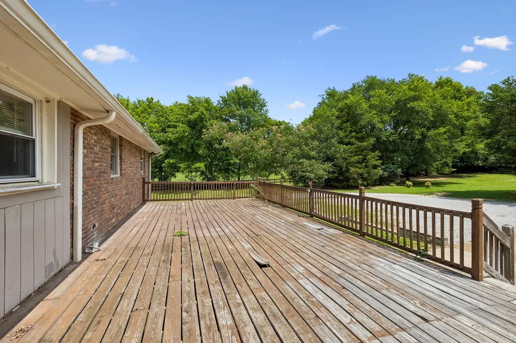 1041 Forest Harbor Drive Hendersonville TN 37075