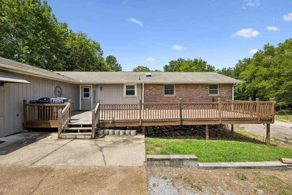 1041 Forest Harbor Drive Hendersonville TN 37075
