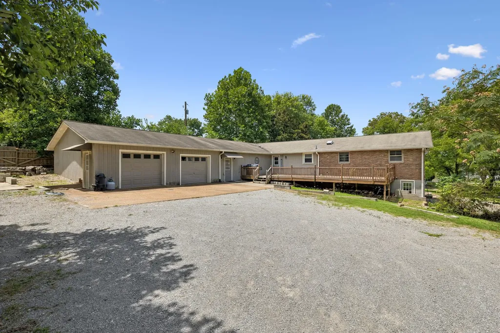 1041 Forest Harbor Drive Hendersonville TN 37075