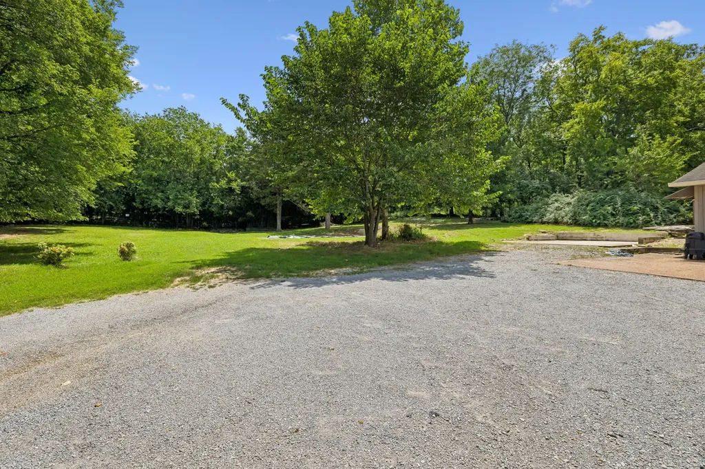 1041 Forest Harbor Drive Hendersonville TN 37075