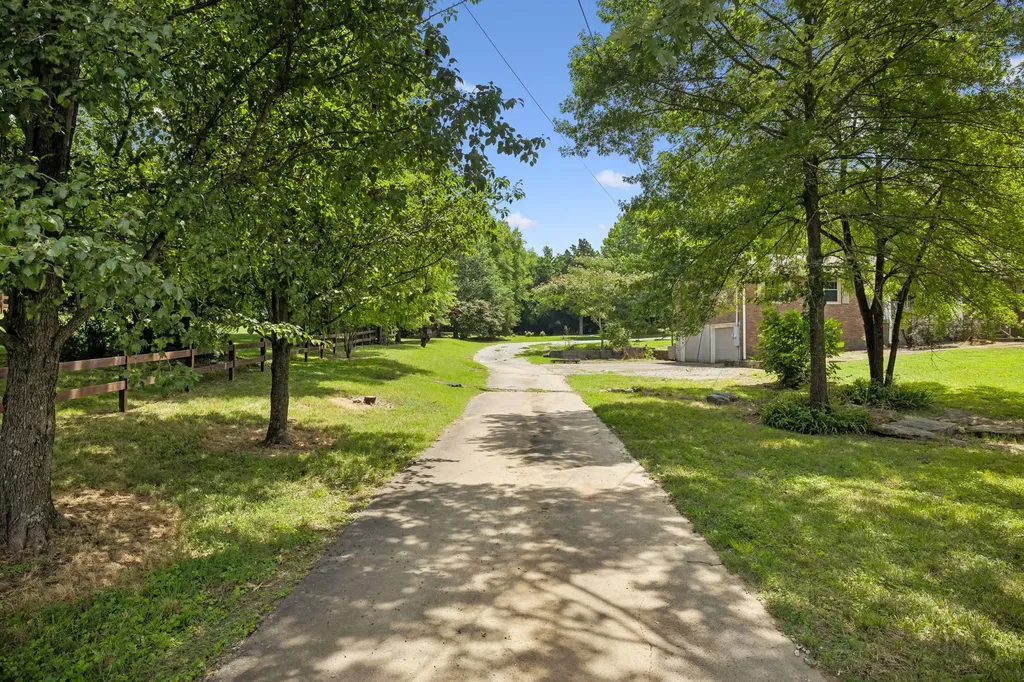 1041 Forest Harbor Drive Hendersonville TN 37075