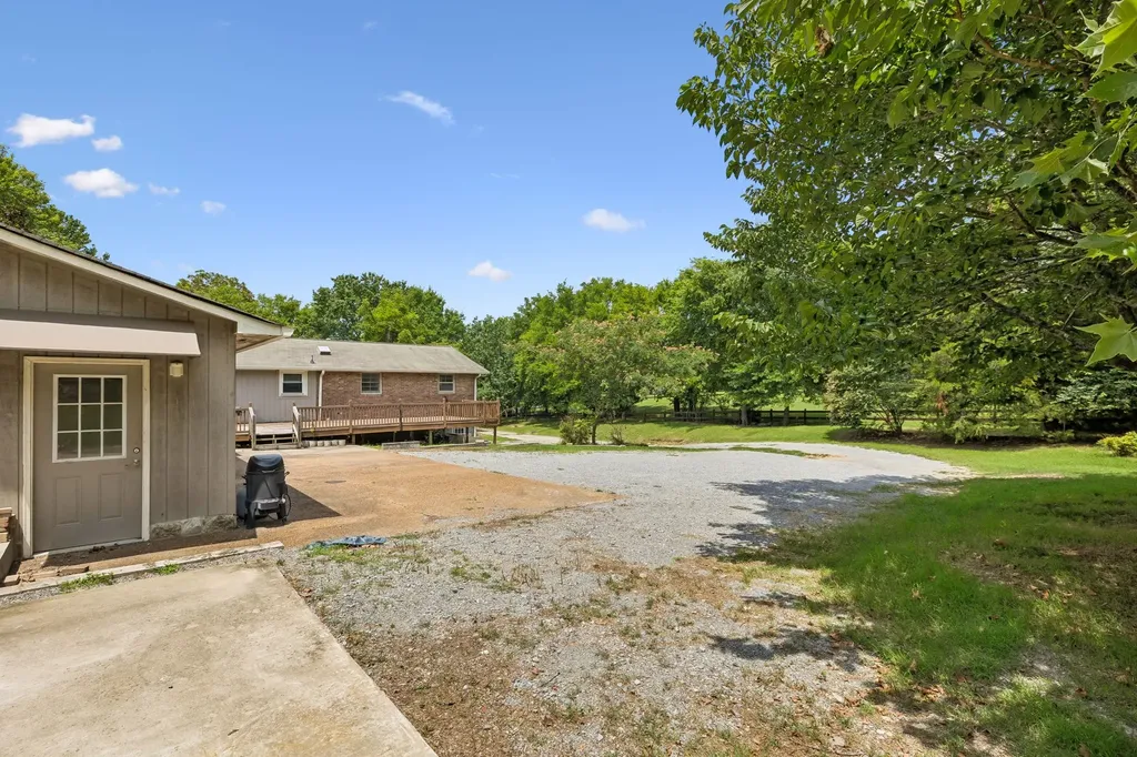 1041 Forest Harbor Drive Hendersonville TN 37075