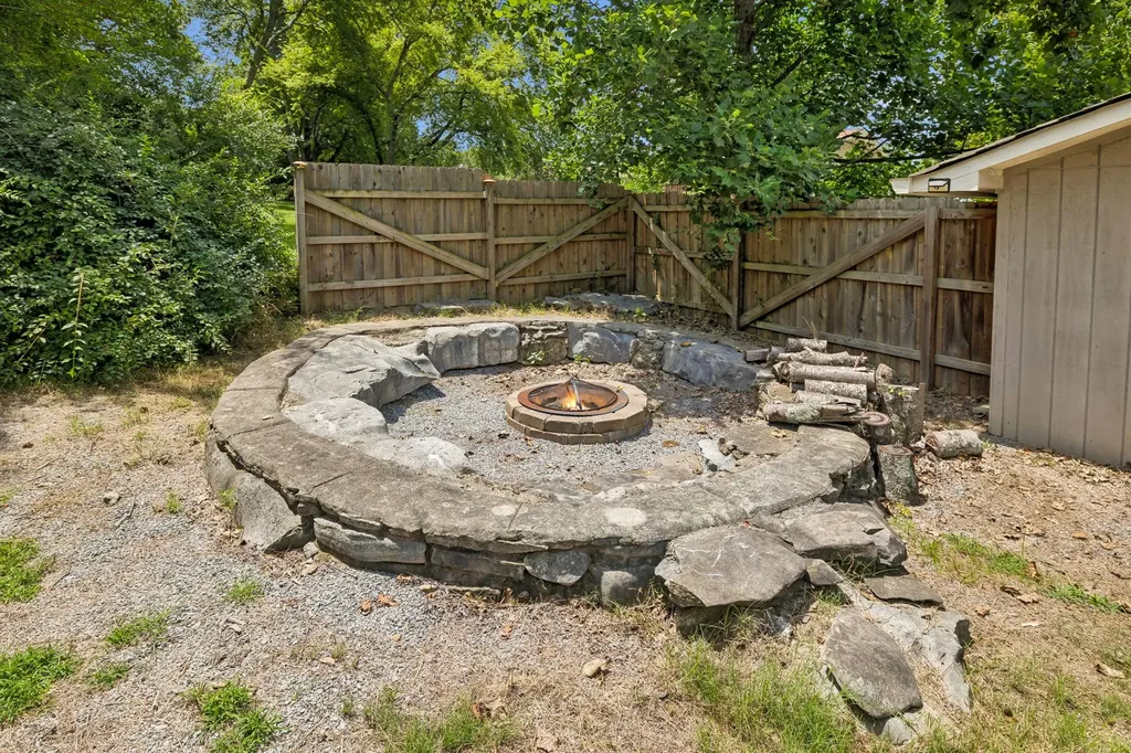 1041 Forest Harbor Drive Hendersonville TN 37075