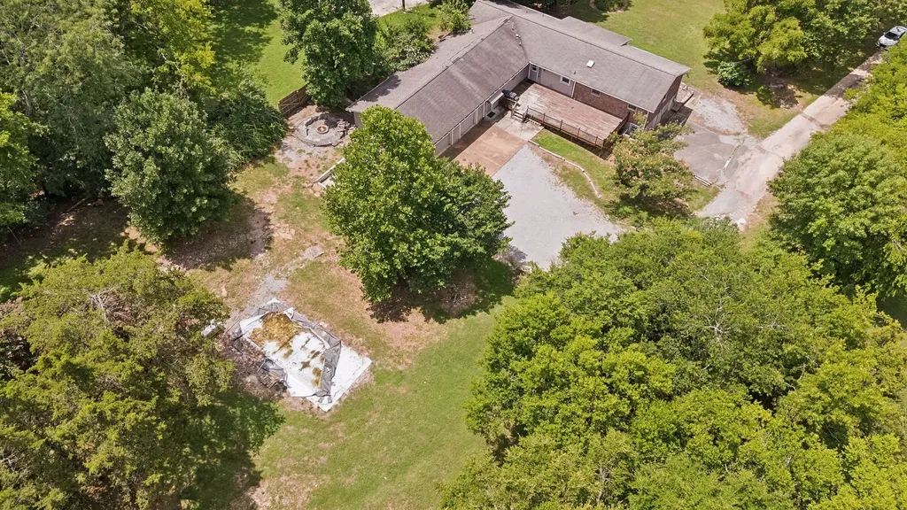 1041 Forest Harbor Drive Hendersonville TN 37075