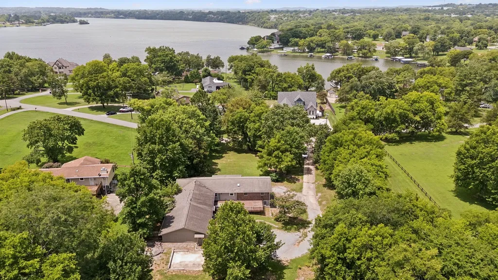 1041 Forest Harbor Drive Hendersonville TN 37075