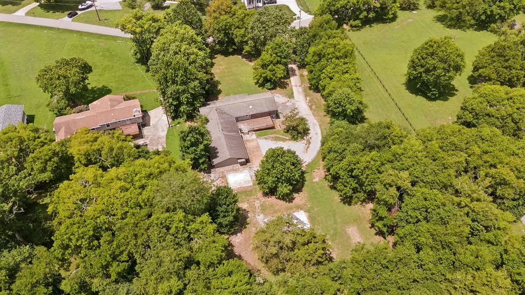 1041 Forest Harbor Drive Hendersonville TN 37075