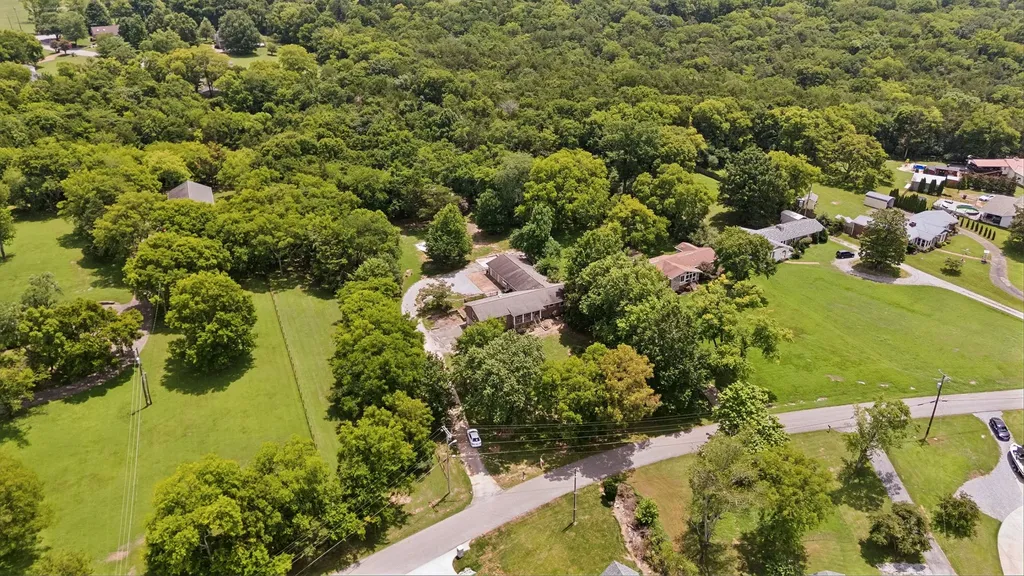 1041 Forest Harbor Drive Hendersonville TN 37075