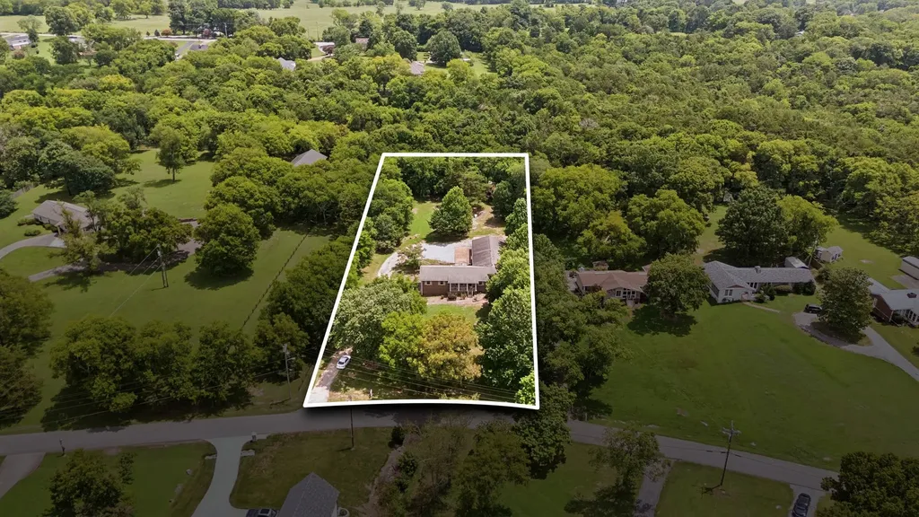 1041 Forest Harbor Drive Hendersonville TN 37075