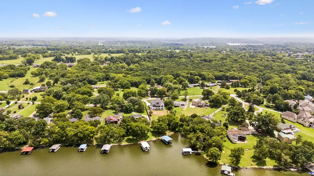 1041 Forest Harbor Drive Hendersonville TN 37075