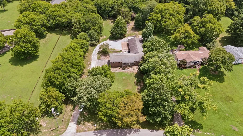 1041 Forest Harbor Drive Hendersonville TN 37075