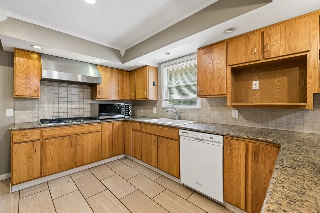 1041 Forest Harbor Drive Hendersonville TN 37075