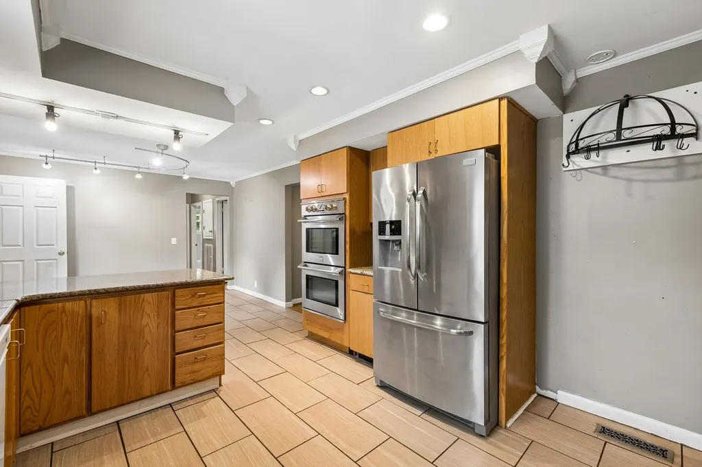1041 Forest Harbor Drive Hendersonville TN 37075