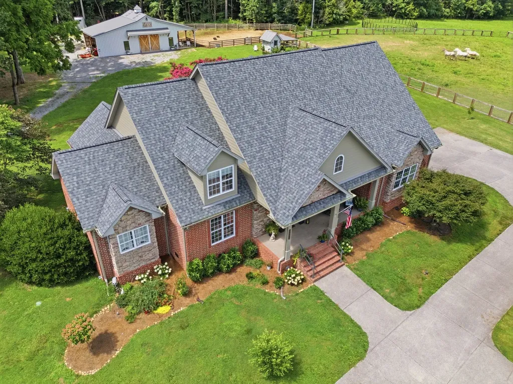 2404 Savage Creek Drive Springfield TN 37172