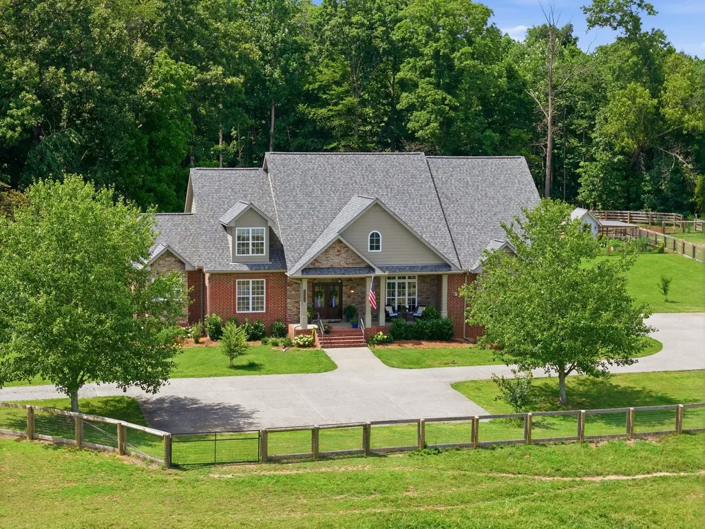 2404 Savage Creek Drive Springfield TN 37172
