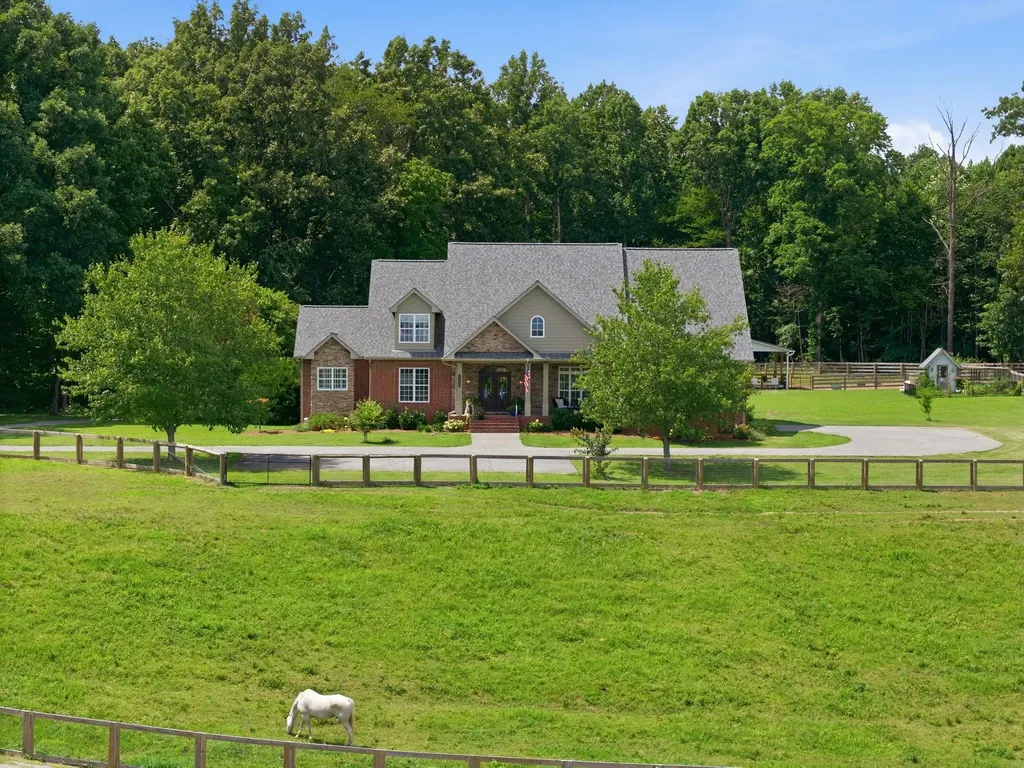 2404 Savage Creek Drive Springfield TN 37172
