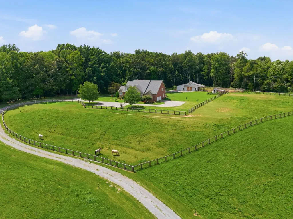 2404 Savage Creek Drive Springfield TN 37172