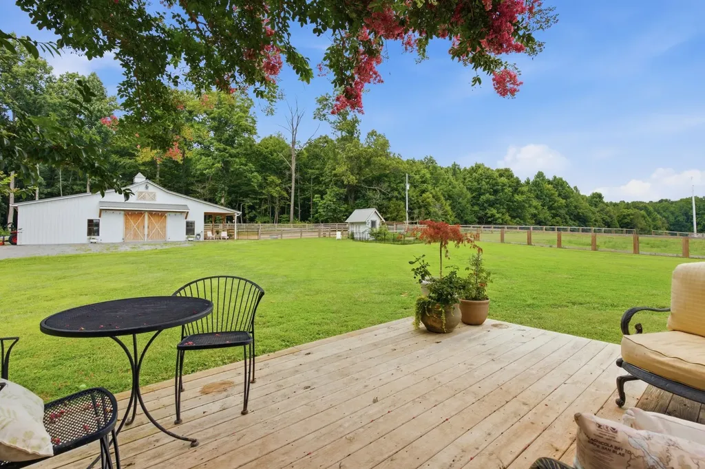 2404 Savage Creek Drive Springfield TN 37172