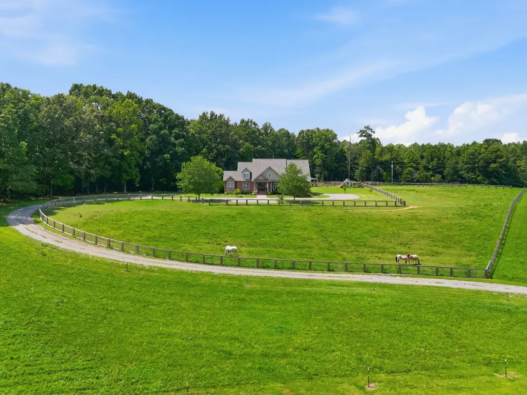 2404 Savage Creek Drive Springfield TN 37172